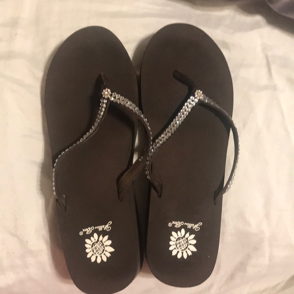 Yellow box rhinestone sandals